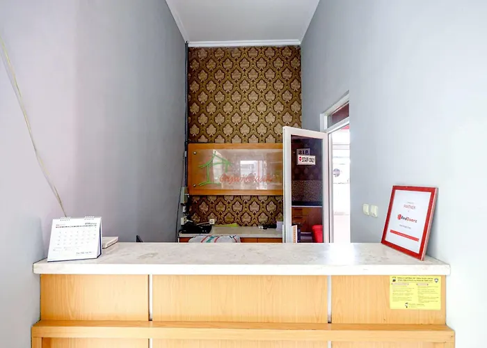 Reddoorz Near Solo Square 3