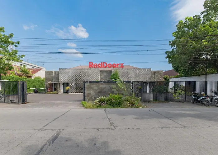 Reddoorz Plus Near Unimed