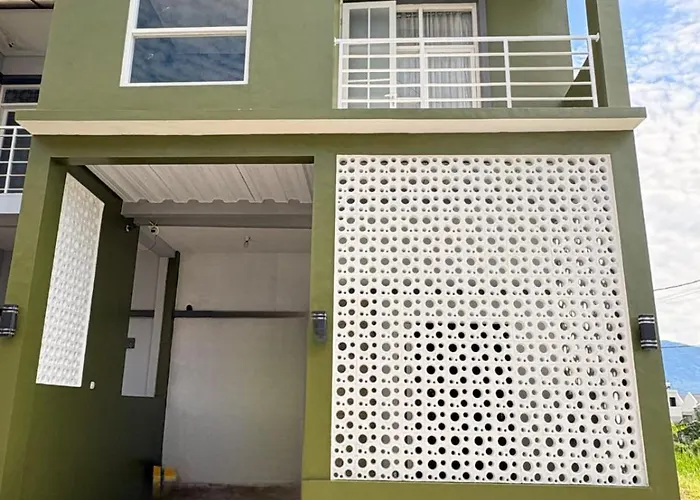 Demara Villa yang Aesthetic di Batu