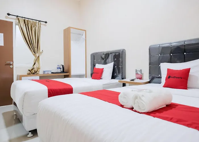 RedDoorz Plus At Permata Guesthouse Lampung