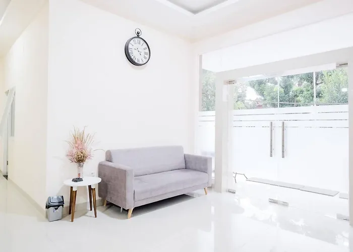 RedDoorz Plus At Permata Guesthouse Lampung
