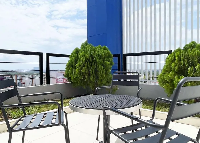 Os Hotel Airport Batam, Indonesia