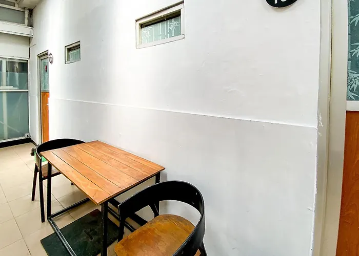 Urbanview Hotel Ultima Veteran Garut