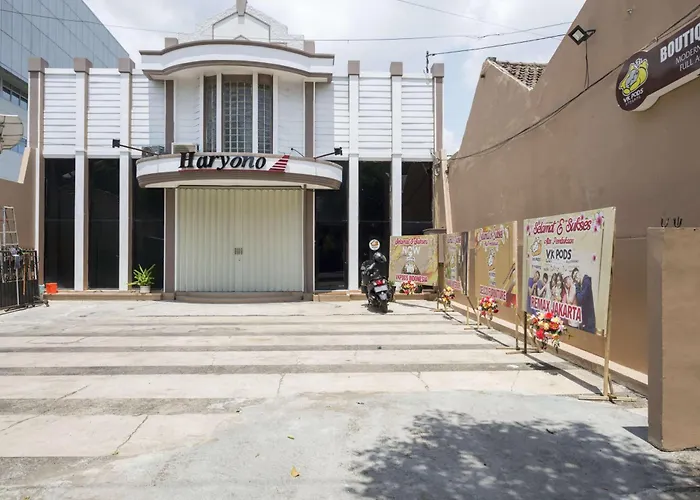 Reddoorz Hostel Near Train Station 3