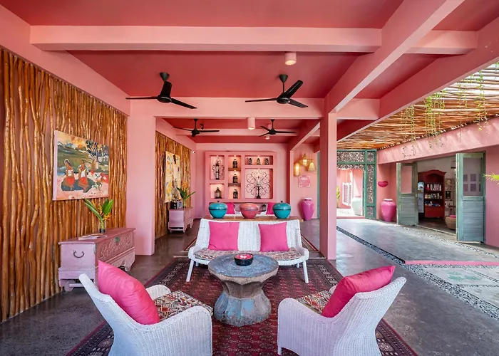 Pinkcoco Gili Trawangan - Constant Surprises - For Cool Adults Only