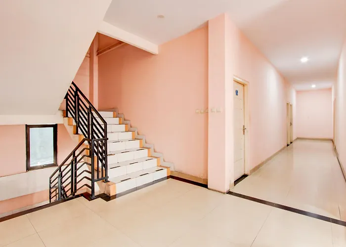 OYO 2008 Sellinas Family Residence Syariah