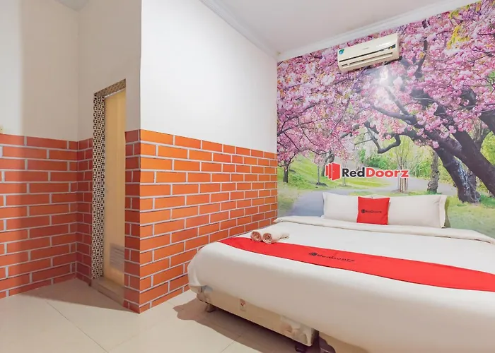 RedDoorz @ Jalan Krakatau Medan