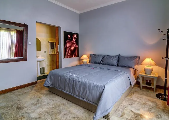 Laki Uma Villa - Male Only