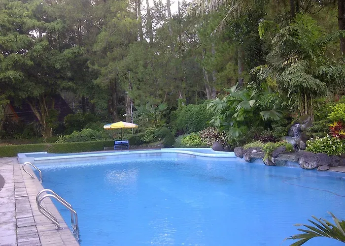 Hotel Lembah Safari Cisarua