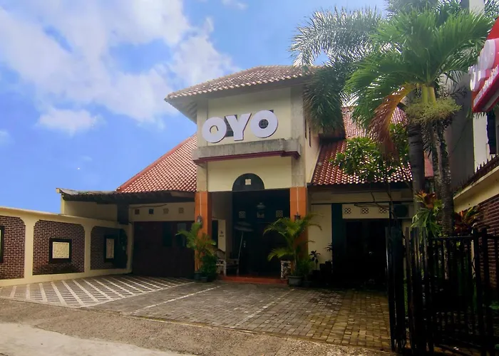 Oyo 326 Ndalem Padma Asri Residence
