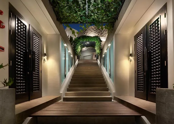 The Sterling Hotel & Villas