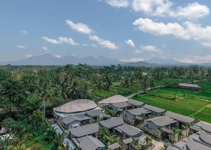 Daun Lebar Villas