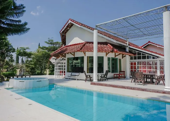 Capital O 802 Omah Londo Hotel & Resort