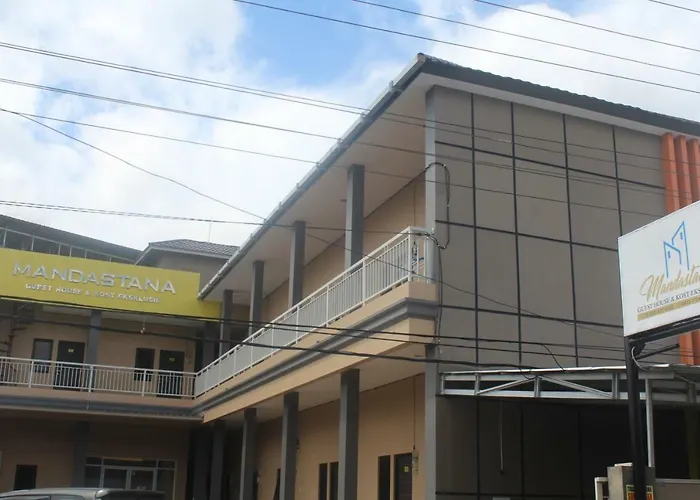 Mandastana Guest House And Kost