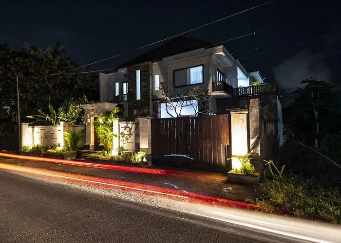 Villa Melasti Wardana Uluwatu , Indonesia