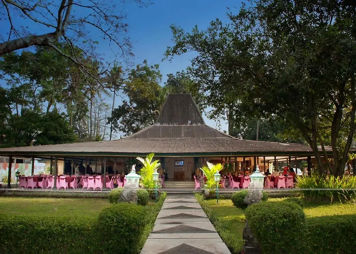 Sriwedari Hotel