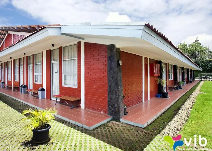 Maple House By Villa Istana Bunga