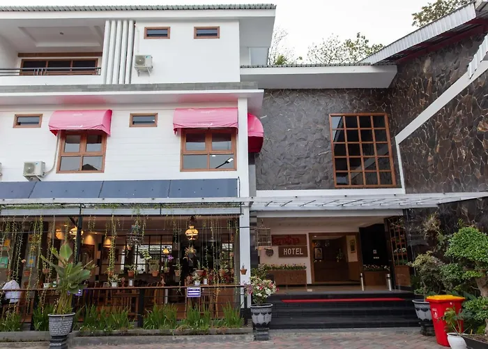 Baratha Hotel & Resto