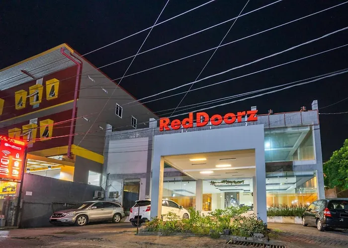 RedDoorz Near Bahu Mall Manado