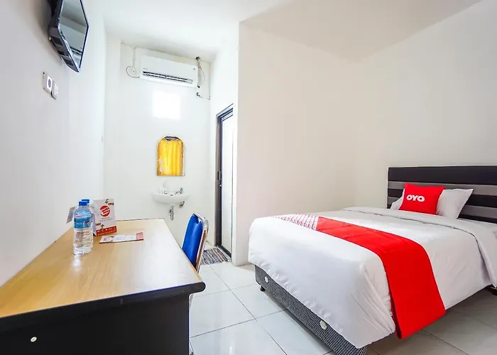 Oyo 1693 Edward Residence Malalayang