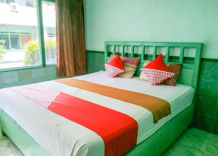 Super Oyo 3098 Hotel Sahabat Baru