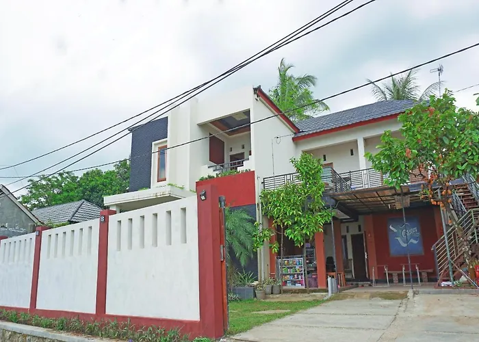 Oyo 2860 The Castury Homestay Syariah