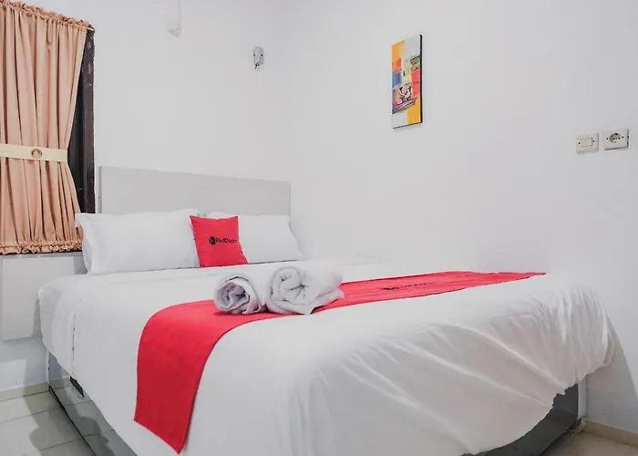 RedDoorz near Jalan Soeprapto Bengkulu