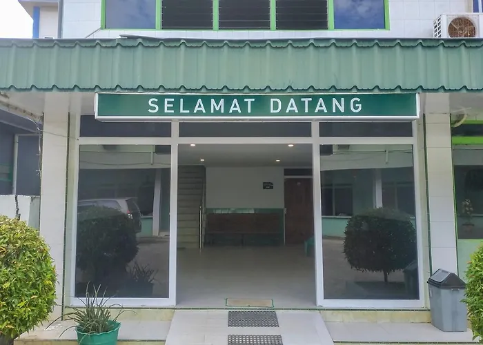 Super Oyo 3098 Hotel Sahabat Baru