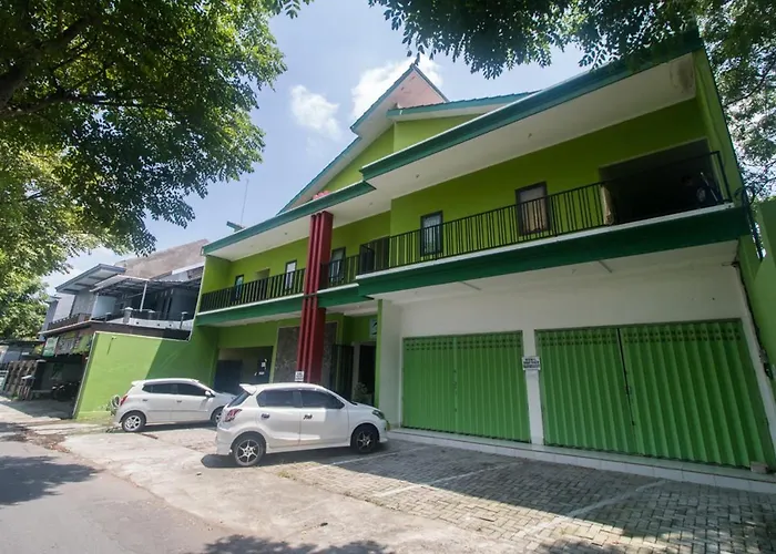 Reddoorz Syariah Near Stasiun