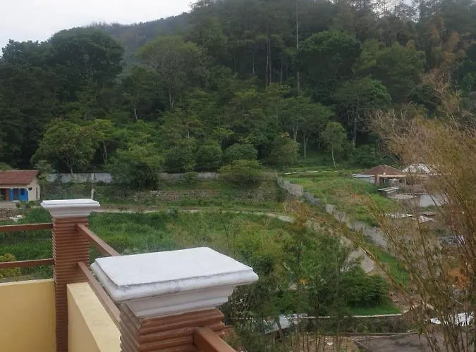 Villa Bugenville Songgoriti